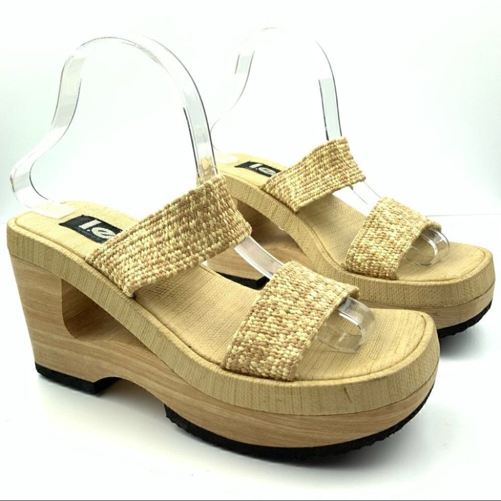 LEI platforms tan chunky sandals 90s Y2k cutout